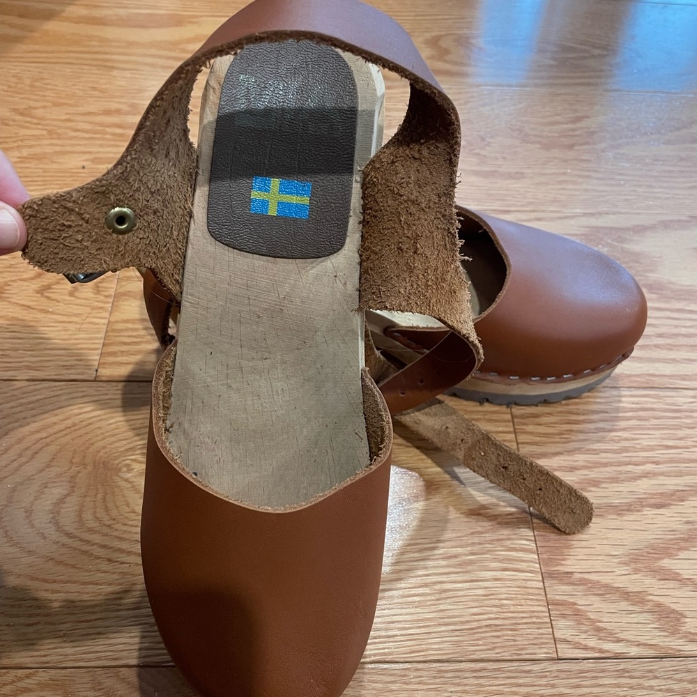 MIA Abba Brown Leather Wood-Block Clog Heels - Picture 3 of 6